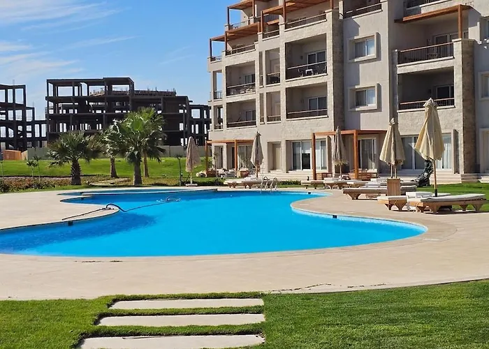 The Spacious Sea & Golf Retreat *