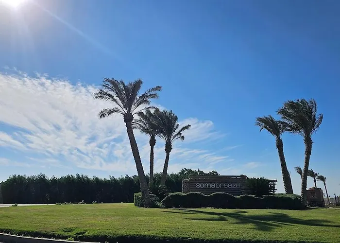 The Spacious Sea & Golf Retreat شقة